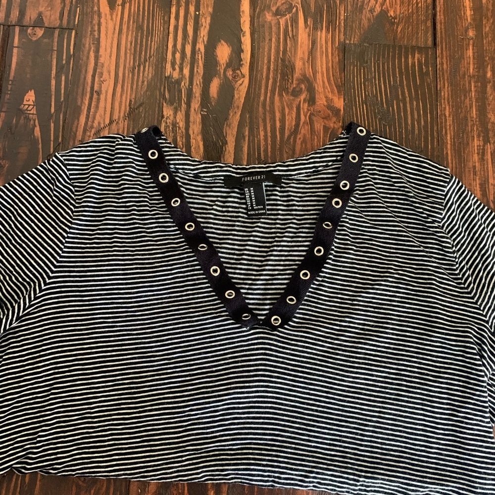 FOREVER 21 TEE